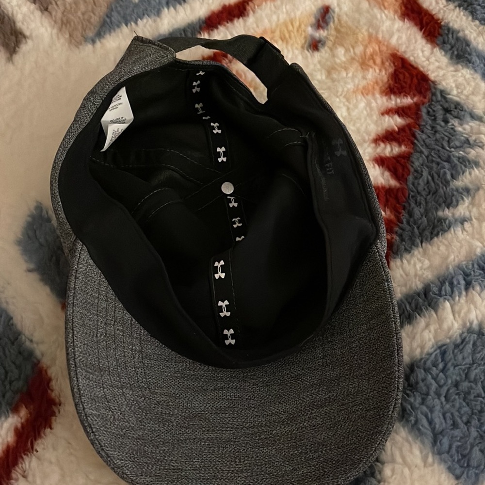 Under Armor hat - Picture 3 of 5